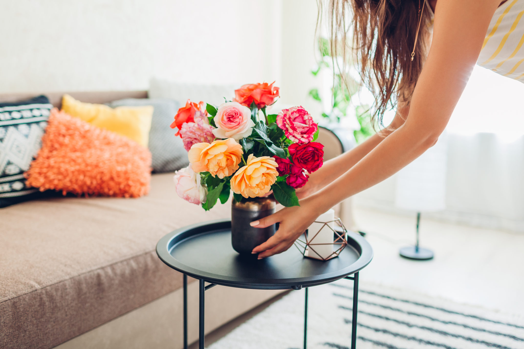 How to Decorate Your Living Space With Fresh Flowers and Greenery